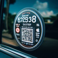 Visitenkarten-Aufkleber auf Taxi